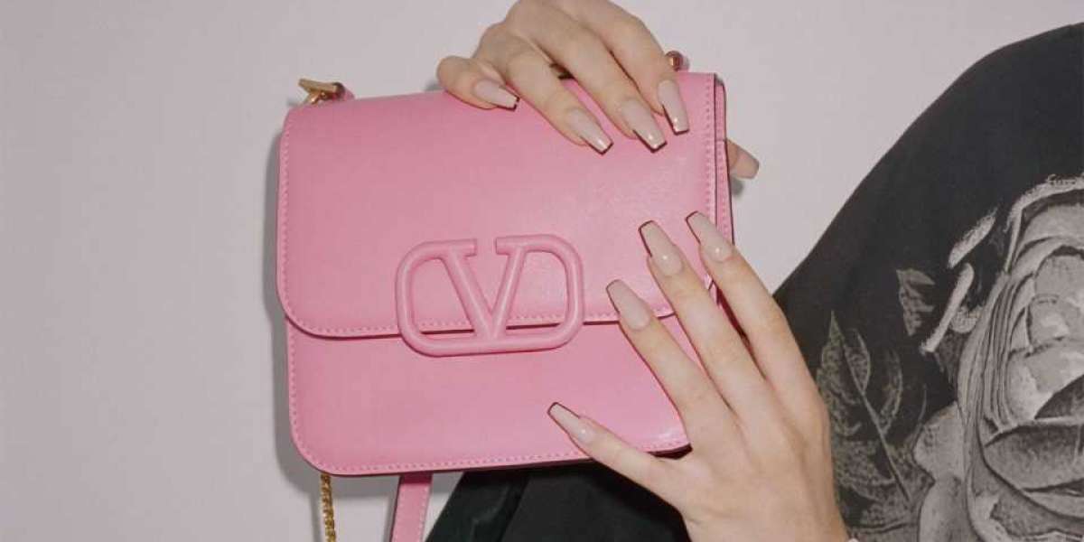 Valentino Handbags Outlet that encompasses