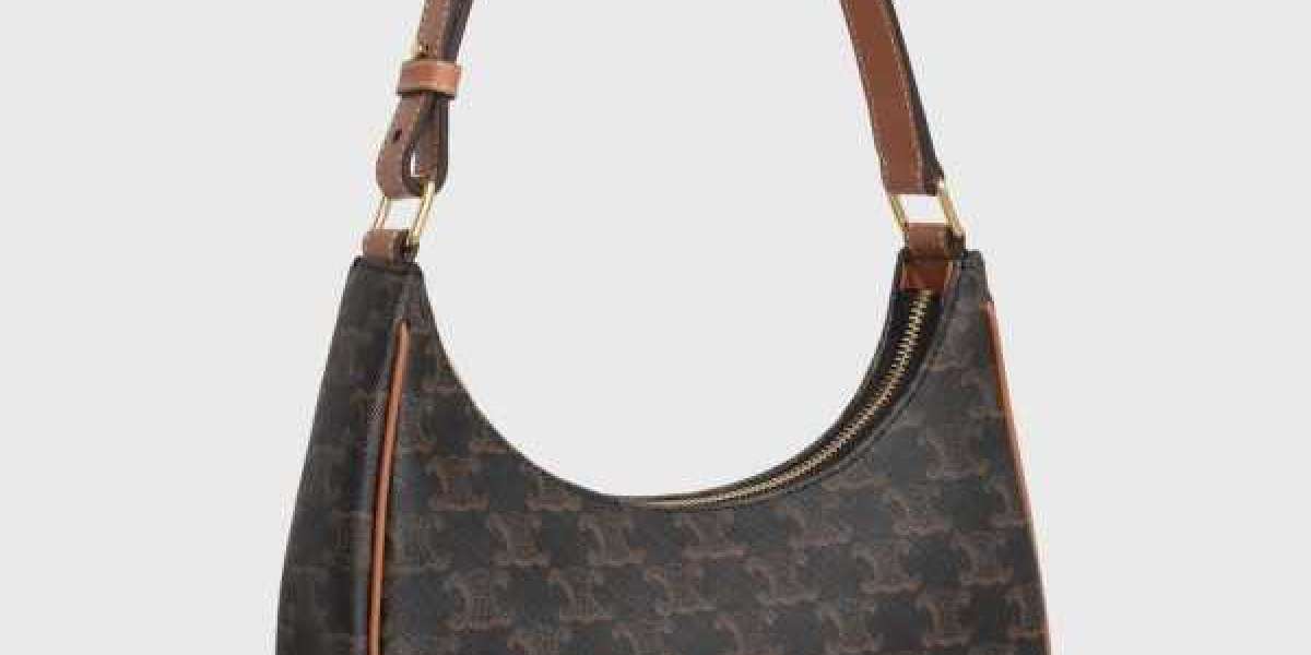 Celine Handbags Outlet is zipped