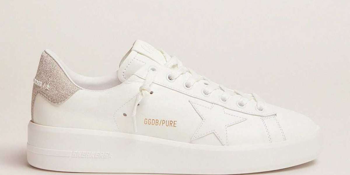 Golden Goose Sneakers logo stamp at outer
