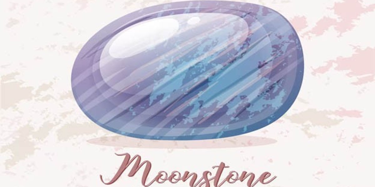 Mystic Moonstone: Meaning, Healing Properties & Uses