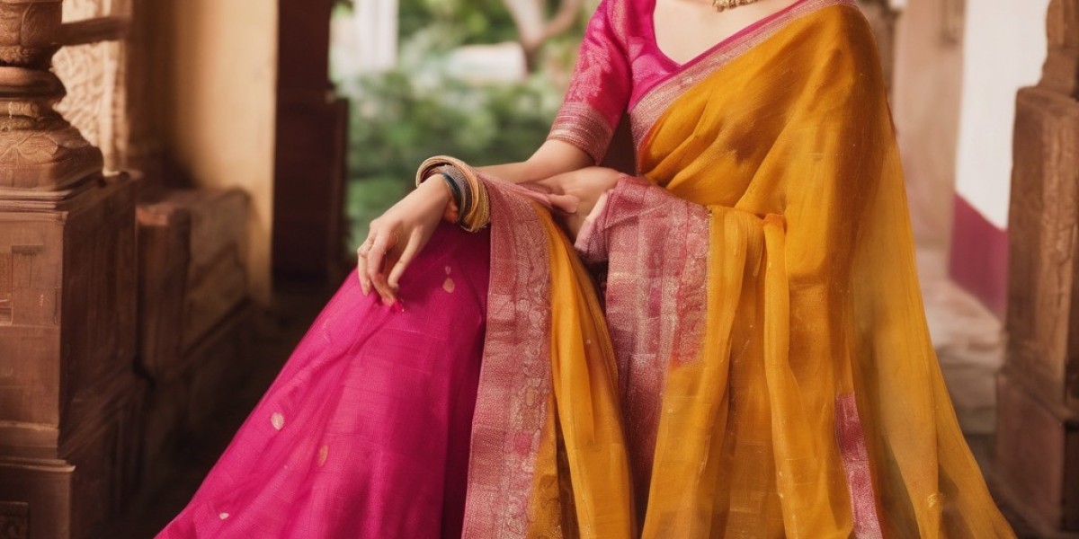 Mastering the Banarasi Saree Look: The Art of Draping