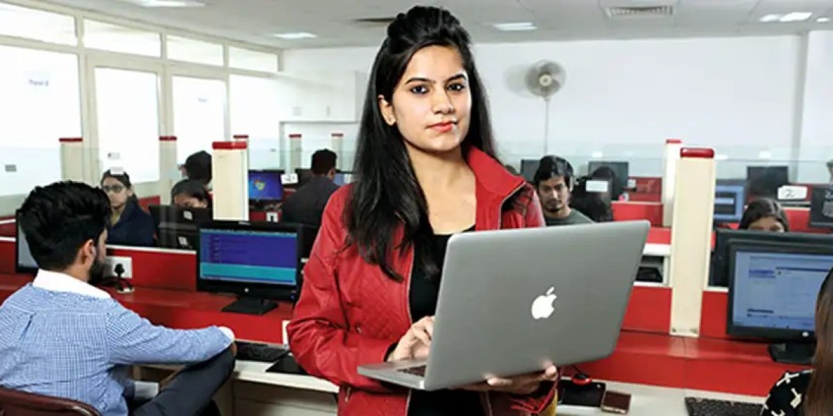 Study Bachelor in Information Technology Courses to Break the Binary Codes