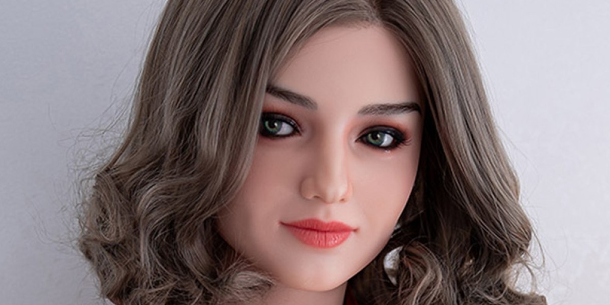 Comparing the Experience of Having a Sex Doll and a Human Girlfriend